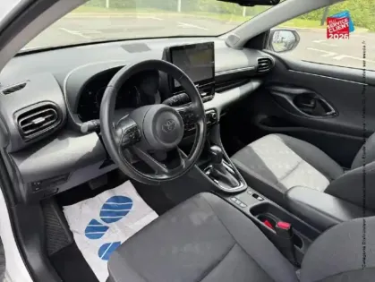 Photo 14 Toyota Yaris  116h Design 5p MC24