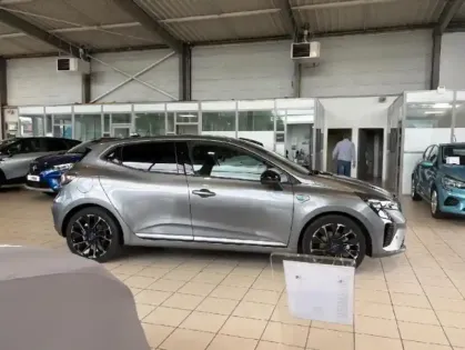 Photo 5 Renault Clio  1.6 E-Tech 145ch full hybrid esprit Alpine - 24
