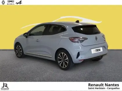 Photo 5 Renault Clio  1.6 E-Tech 145ch full hybrid Techno