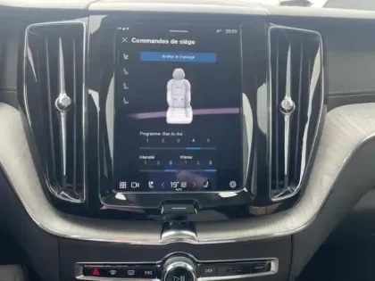 Photo 13 Volvo Xc60  T6 Hybride Rechargeable 253 + 145ch Ultra Style Dark Geartronic 8 AWD