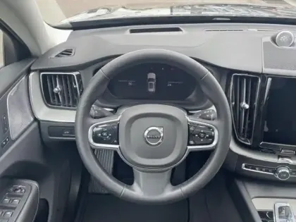 Photo 7 Volvo Xc60  T6 Hybride Rechargeable 253 + 145ch Ultra Style Dark Geartronic 8 AWD