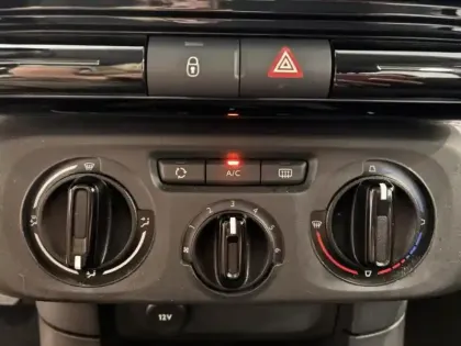 Photo 9 Citroën C3  1.2 PureTech 83ch S&S YOU!
