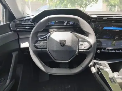 Photo 8 Peugeot 308  PHEV 180 e-EAT8