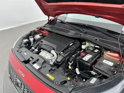 Photo 34 Peugeot 208  PureTech 100 S&S EAT8