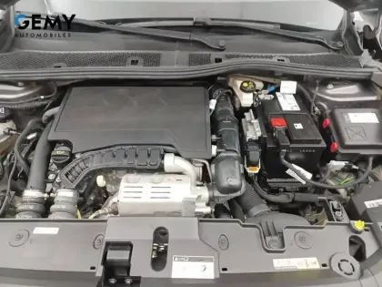 Photo 35 Peugeot 208  PureTech 100 S&S BVM6