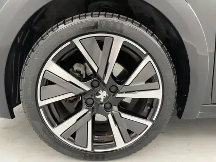Photo 16 Peugeot 208  PureTech 100 S&S EAT8