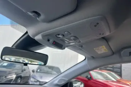 Photo 20 Peugeot 208  PureTech 75 S&S BVM5