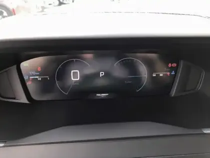 Photo 9 Peugeot 2008  Hybrid 136 e-DCS6