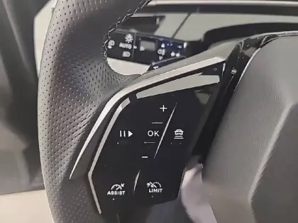 Photo 21 Peugeot 5008  Electrique 210 ch 73 kWh
