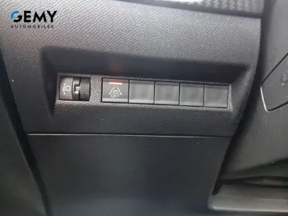 Photo 41 Peugeot 208  PureTech 100 S&S BVM6