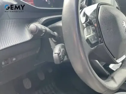 Photo 17 Peugeot 208  PureTech 100 S&S BVM6