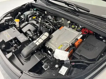 Photo 35 Renault Captur  E-Tech full hybrid 160 ch