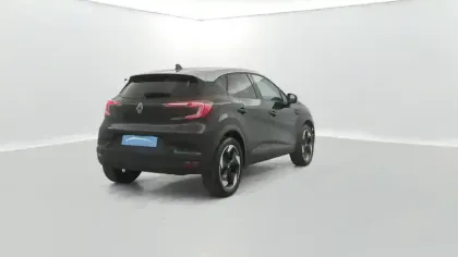 Photo 13 Renault Captur  E-Tech full hybrid 160 ch