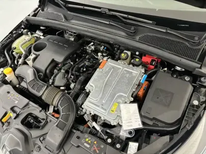Photo 35 Renault Clio  E-Tech full hybrid 145