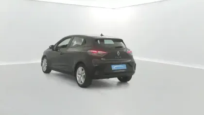 Photo 11 Renault Clio  E-Tech full hybrid 145