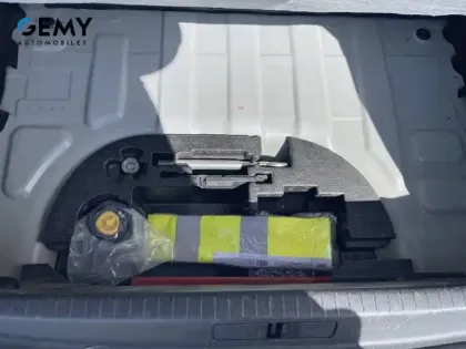 Photo 19 Peugeot 208  Electrique 50 kWh 136ch