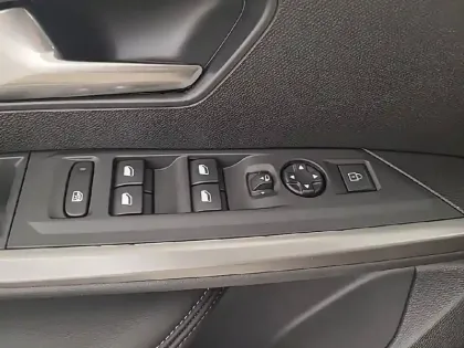 Photo 28 Peugeot 3008  Electrique 210 ch 73 kWh