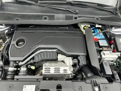 Photo 27 Peugeot 208  Hybrid 110 ch e-DCS6