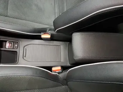 Photo 32 Renault Clio  Blue dCi 115