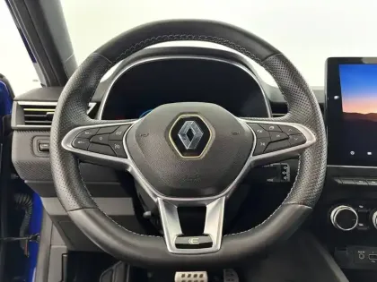 Photo 23 Renault Clio  E-Tech full hybrid 145
