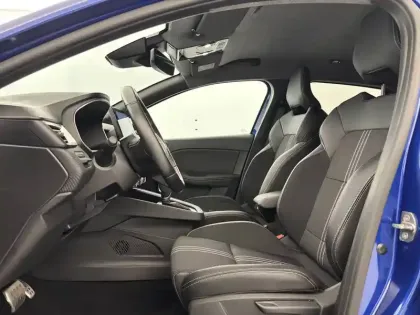 Photo 17 Renault Clio  E-Tech full hybrid 145