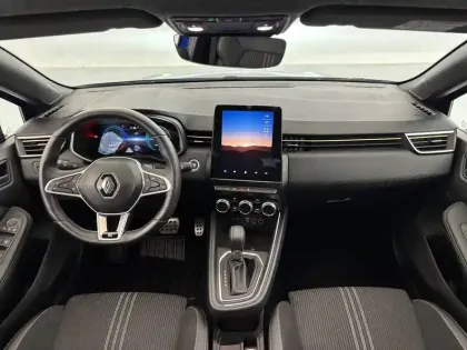 Photo 37 Renault Clio  E-Tech full hybrid 145