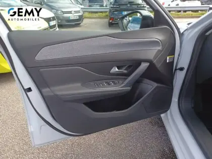 Photo 11 Peugeot 308  Hybrid 136 e-DCS6