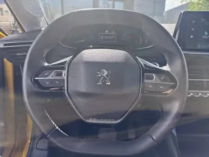 Photo 8 Peugeot 208  Electrique 50 kWh 136ch