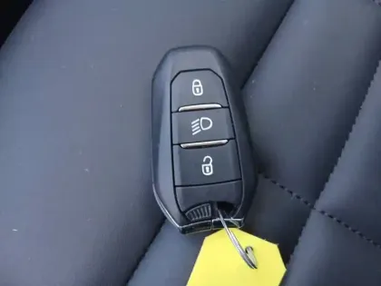 Photo 13 Citroën C4  Hybride 145 ch e-DCS6