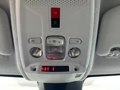 Photo 19 Peugeot 208  Hybrid 110 ch e-DCS6