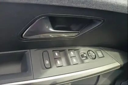 Photo 17 Peugeot 3008  Electrique 210 ch 73 kWh