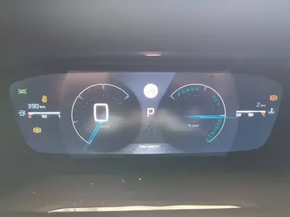 Photo 11 Peugeot 2008  Hybrid 145 e-DCS6