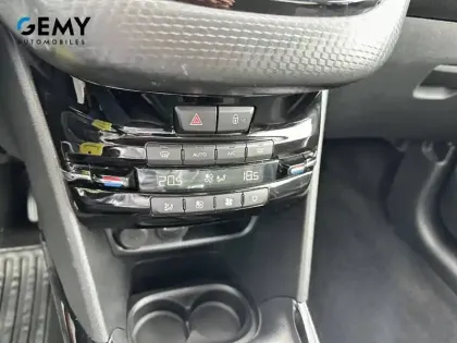 Photo 15 Peugeot 2008  BlueHDi 100ch S&S BVM5