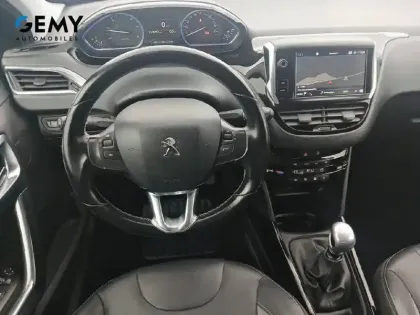 Photo 32 Peugeot 2008  BlueHDi 100ch S&S BVM5