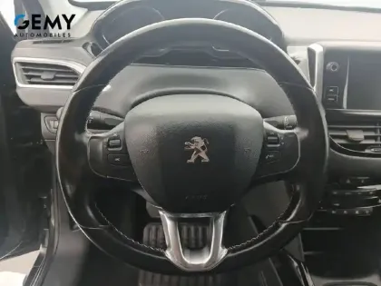 Photo 40 Peugeot 2008  BlueHDi 100ch S&S BVM5