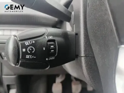 Photo 44 Peugeot 2008  BlueHDi 100ch S&S BVM5
