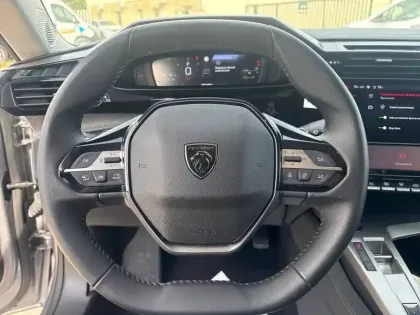 Photo 19 Peugeot 308  BlueHDi 130ch S&S EAT8
