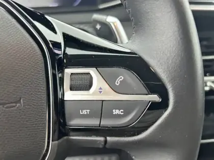 Photo 19 Peugeot 208  Hybrid 100 e-DCS6