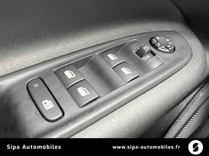 Photo 43 Alfa Romeo Junior  1.2 Ibrida 145 ch e-DCT6
