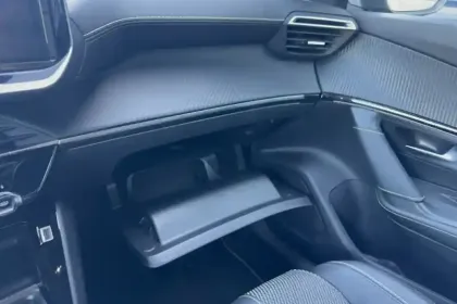 Photo 23 Peugeot 2008  Electrique 50 kWh 136 ch