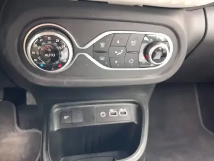 Photo 16 Renault Twingo  III SCe 65