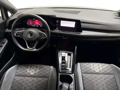 Photo 7 Volkswagen Golf 1.5 eTSI OPF 130 DSG7 R-Line