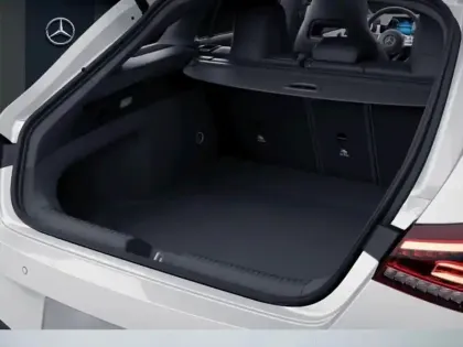 Photo 10 Mercedes CLA  250 e Shooting Brake AMG L