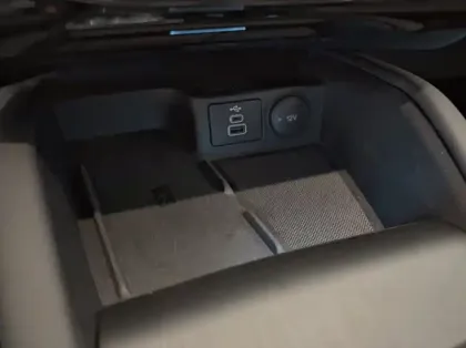 Photo 18 Ford Kuga 2.5 Duratec 180ch Hybrid FlexiFuel Titanium Business Powershift