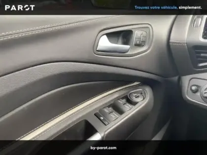 Photo 5 Ford Kuga 2.0 TDCi 150ch Stop&Start Vignale 4x4 Powershift