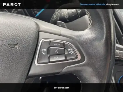 Photo 16 Ford Kuga 2.0 TDCi 150ch Stop&Start Vignale 4x4 Powershift