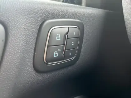Photo 19 Ford Kuga 2.5 Duratec 180ch Hybrid FlexiFuel Active X Powershift