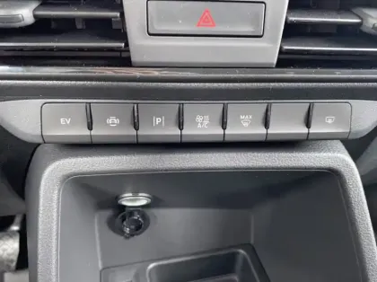 Photo 14 Ford Transit Connect Fourgonnette L2 1.5 EcoBoost 150ch PHEV Trend BVA6