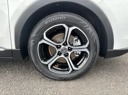 Photo 13 Mg ZS 1.5 Hybrid+ 197ch Comfort