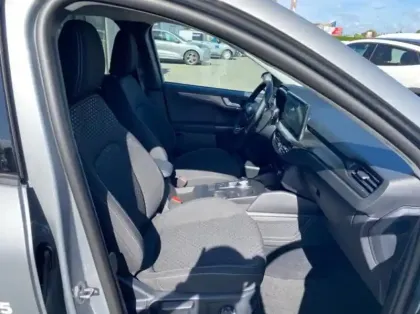 Photo 19 Ford Kuga 2.5 Duratec 180ch Hybrid FlexiFuel Titanium Powershift